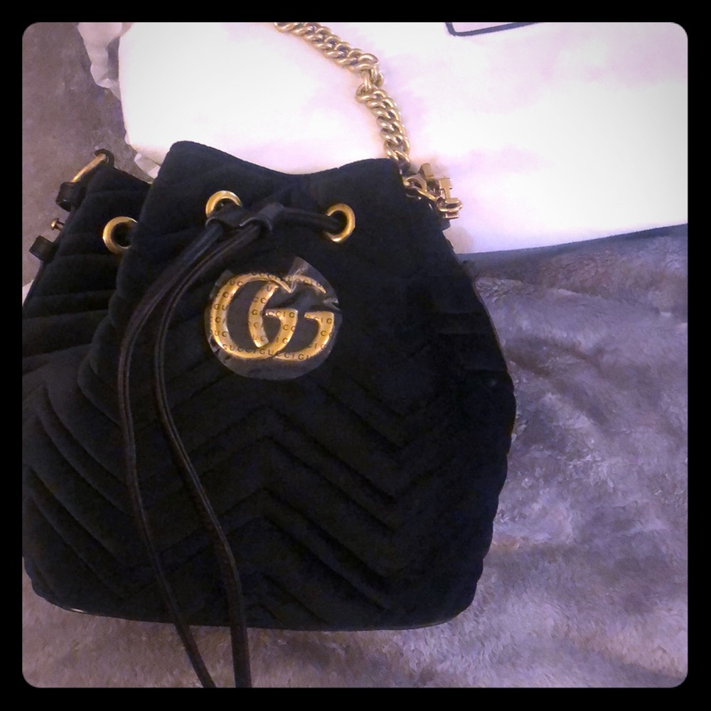 Gucci Marmont bucket bag in black velvet